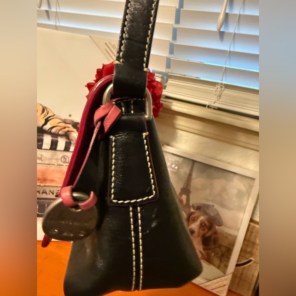 Dooney &  Bourke Black Leather Shoulder Bag with Pink Strap and Heart Accent - Picture 4 of 14